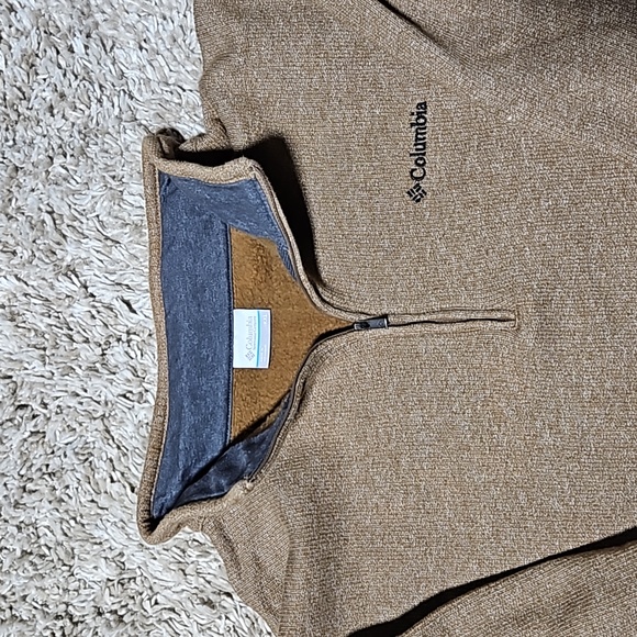 Columbia Sweatshirt - Picture 2 of 2
